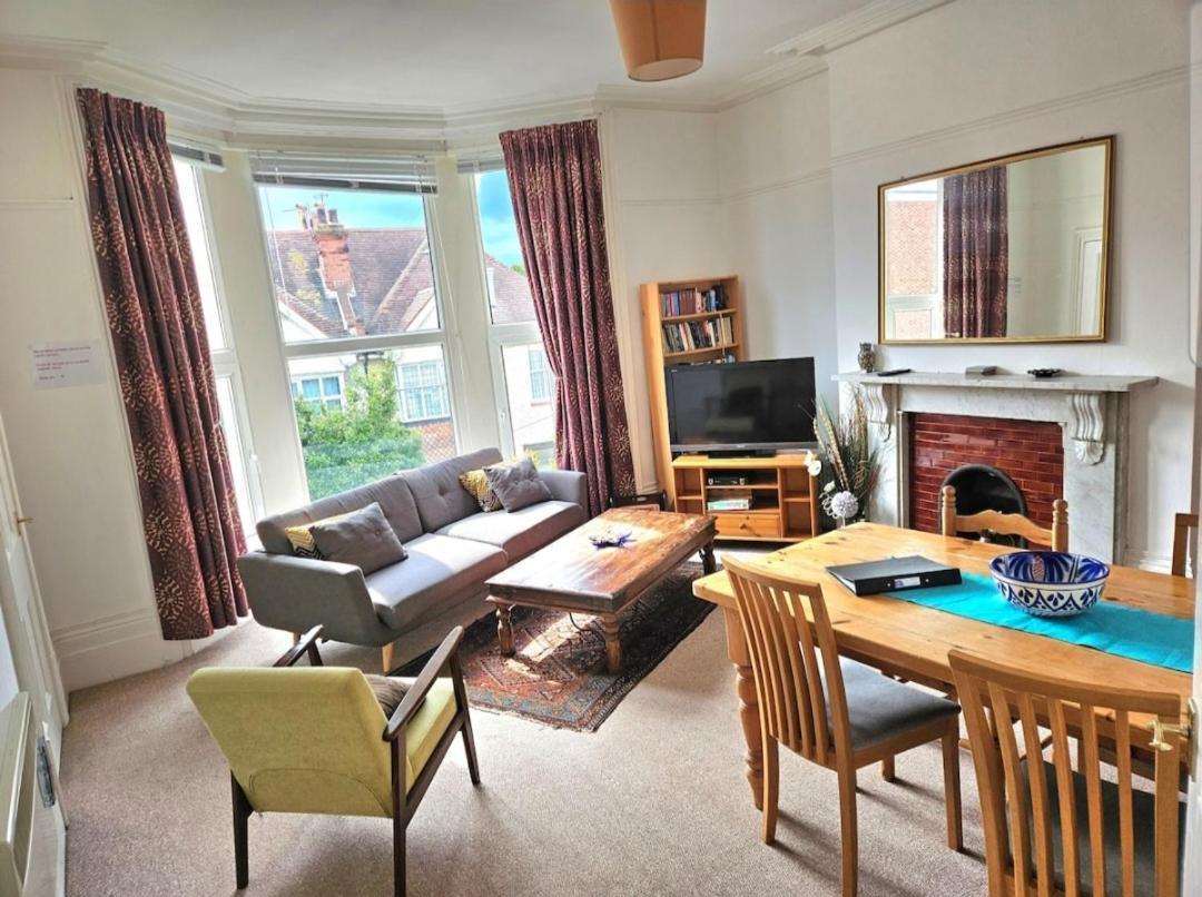 Bright, Character 3 Bed Apartment: 7 Mins Walk To Sea Portsmouth Exterior photo